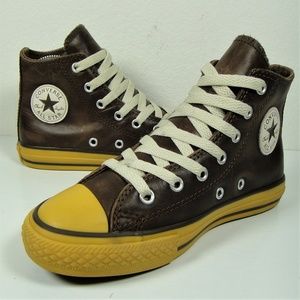 Converse Chuck Taylor Hi Top Boy's Shoes Size 2